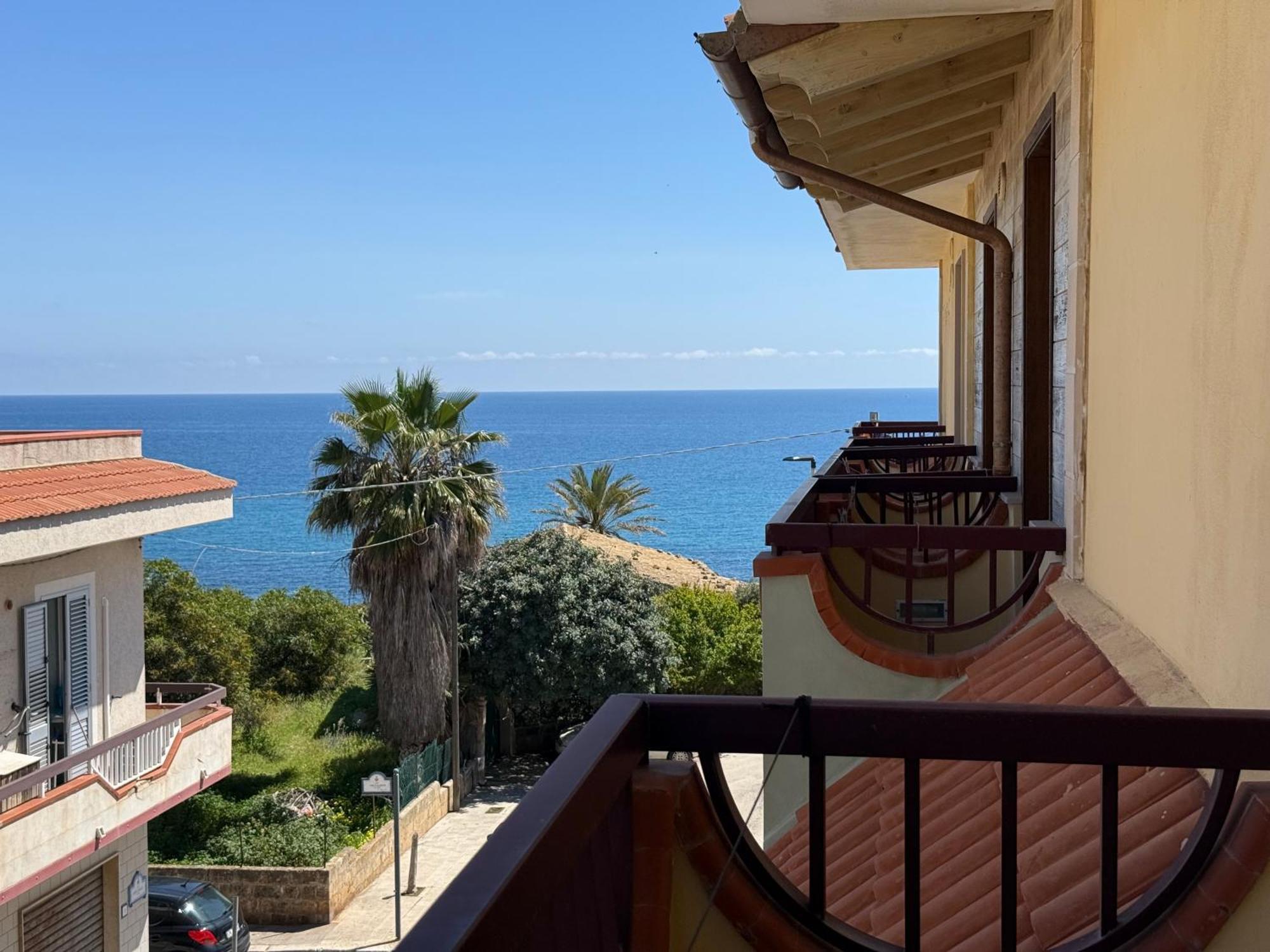 Albergo Perseo Portopalo Di Capo Passero Exterior photo