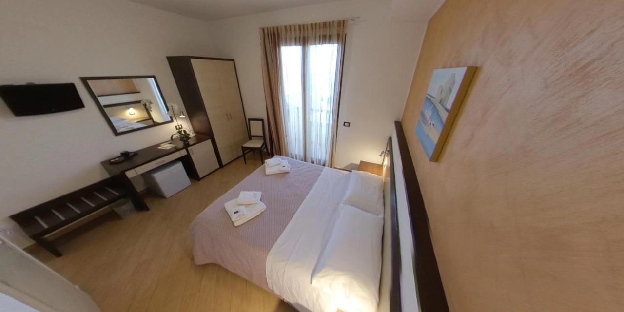 Albergo Perseo Portopalo Di Capo Passero Exterior photo
